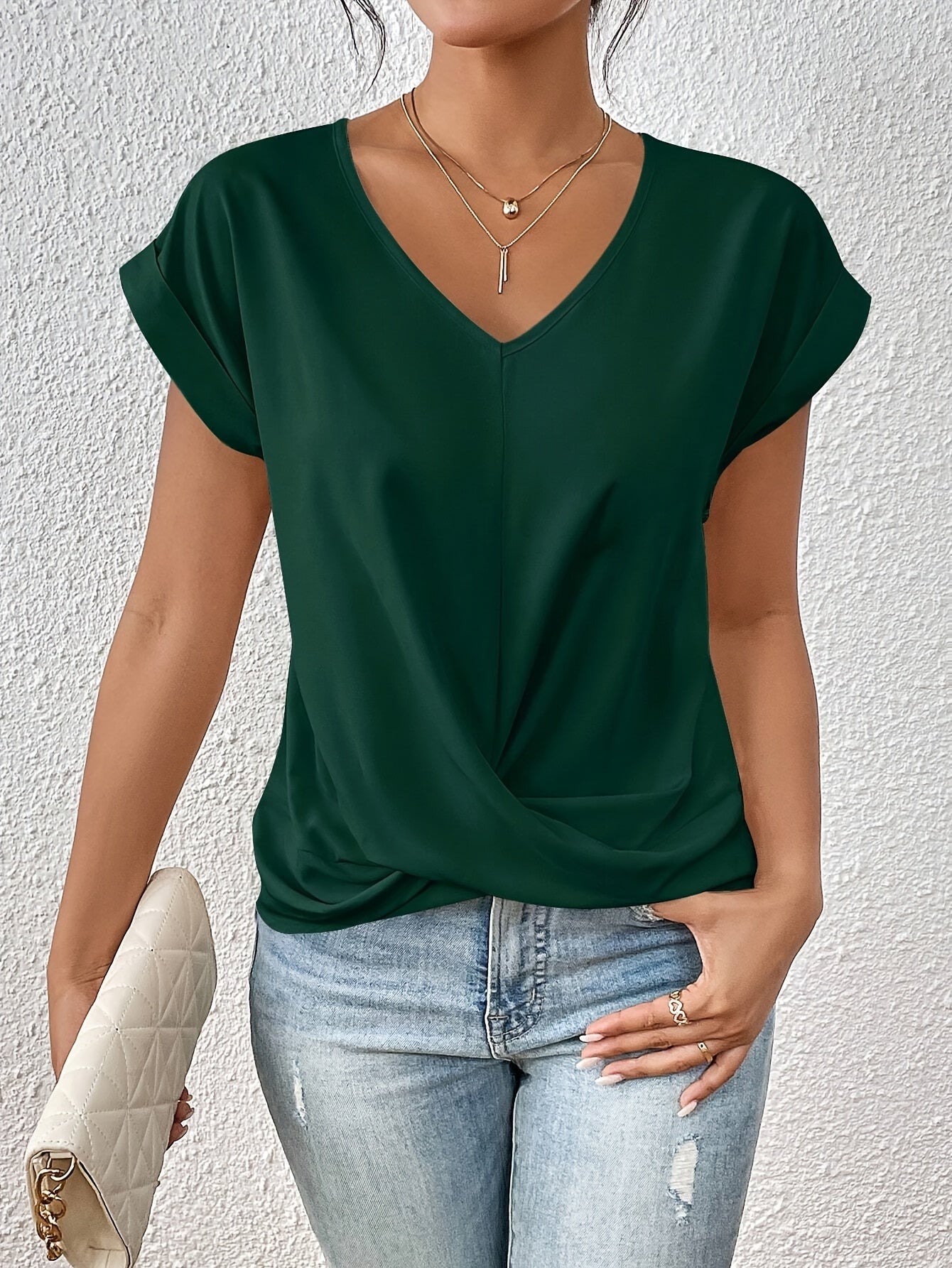 Heidi - Casual T-shirt with sweetheart neckline