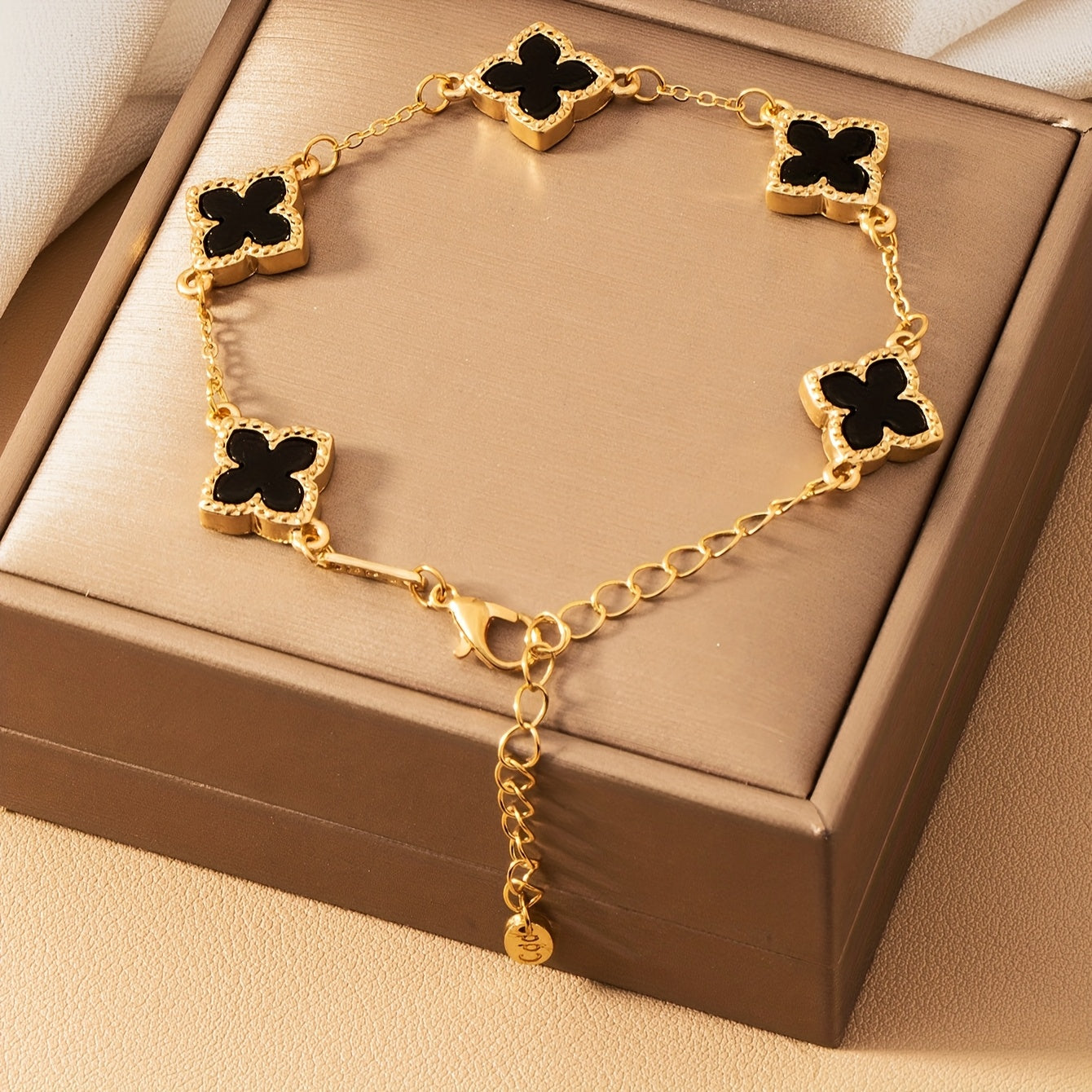 Amara™ | Elegant Floral Charm Bracelet