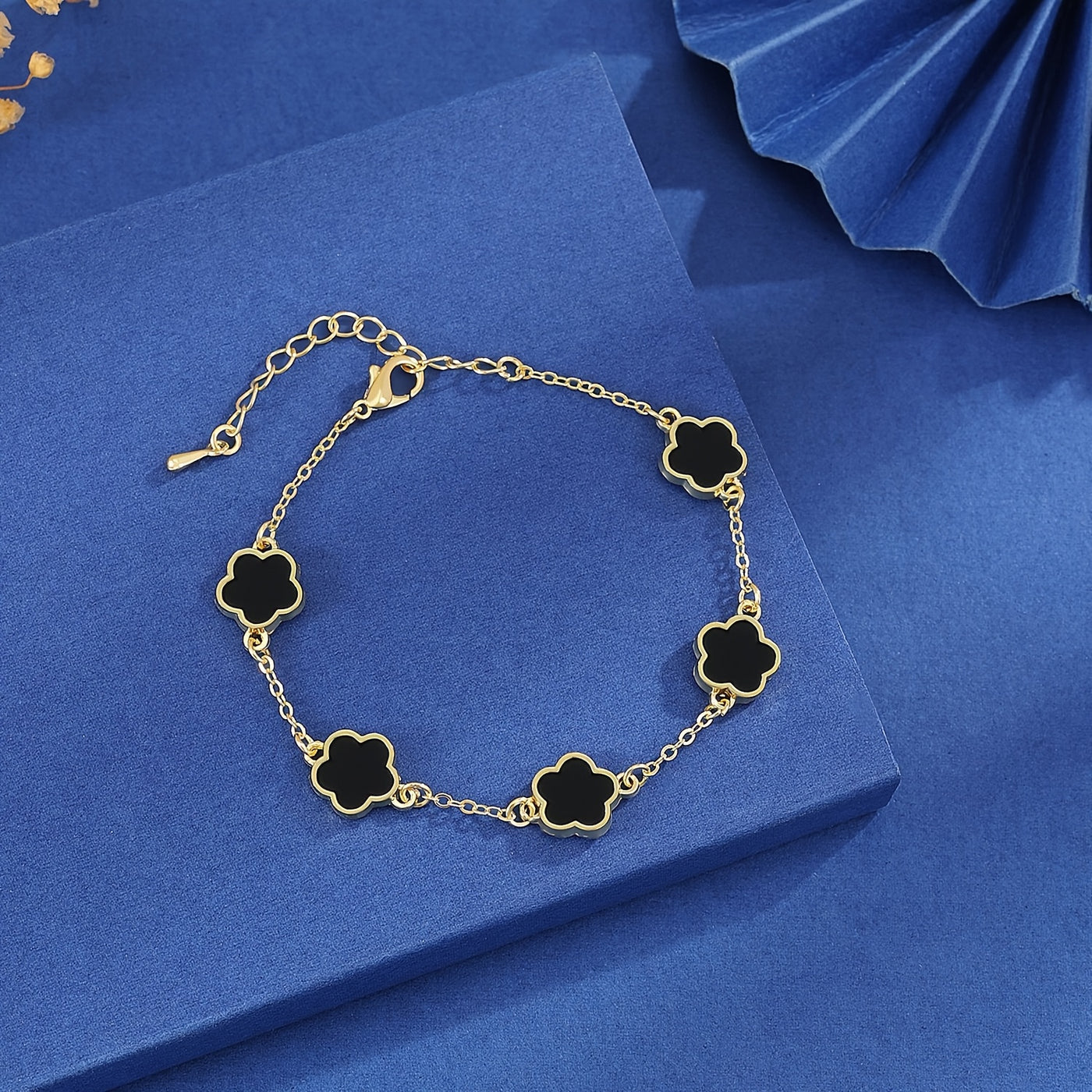 Amara™ | Elegant Floral Charm Bracelet