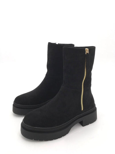 Cozy Black Zipper Boots